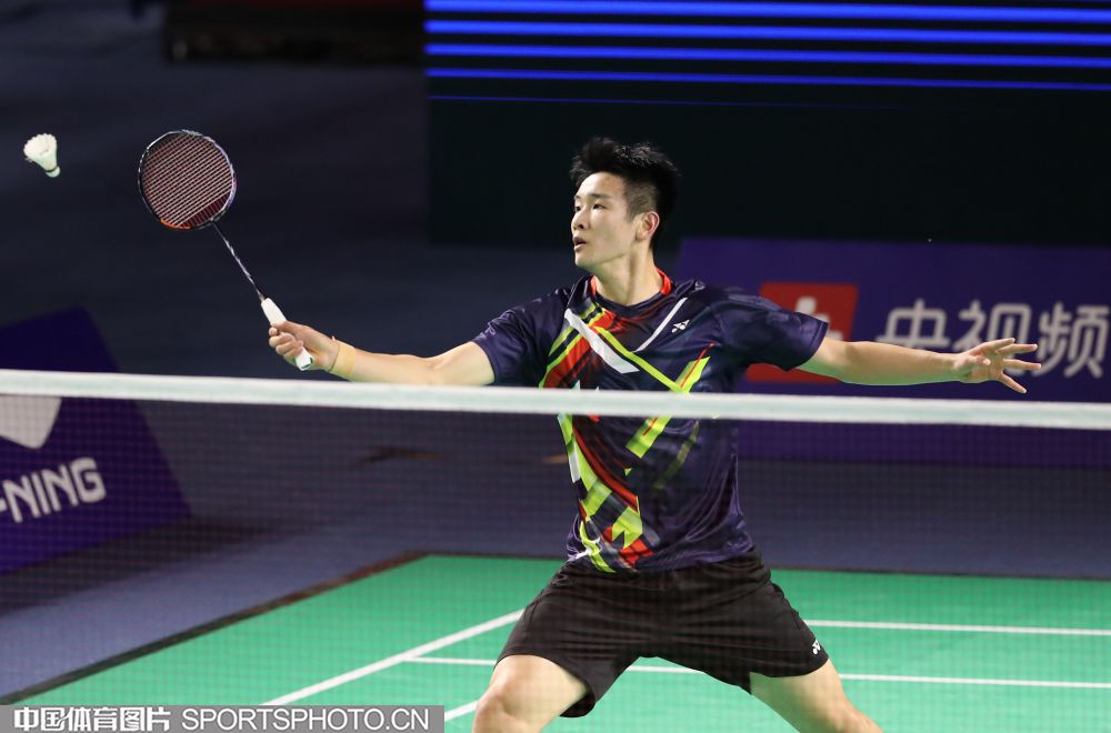 在强敌面前 在强敌面前